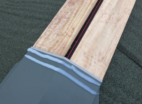 棟板金施工時に張られた水糸