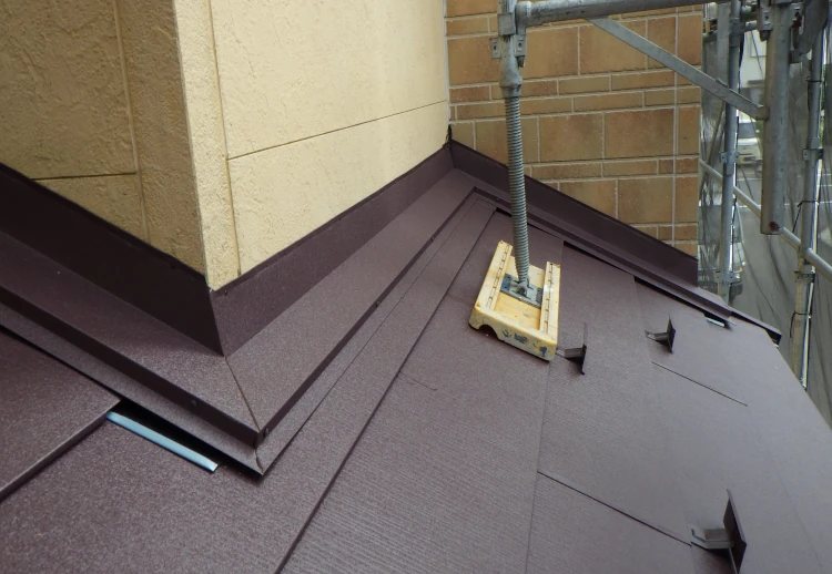 下屋根工事後の様子