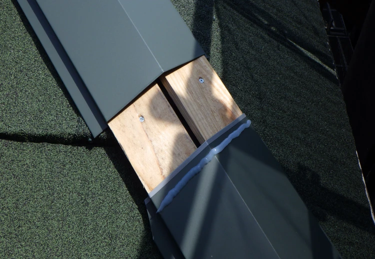 棟板金の取付
