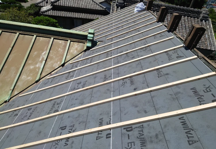 桟木と防水紙の施工