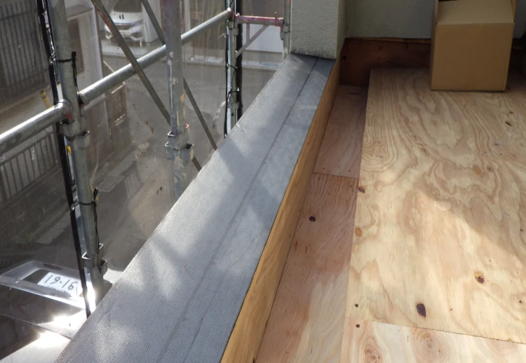 バルコニーの下地造作