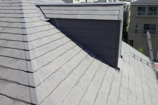 葺き替え前のスレート屋根